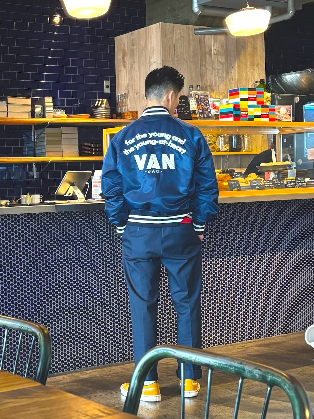 「VAN、vanjacket、Dickies、Dickies874、VANS、休日スタイル、低身長男子、アメカジ、アメカジコーデ」｜「VANのアイテム（スタジャン、ブルー系）」を使った、Maoさん（メンズ・165cm）の秋コーディネートの1枚目の写真