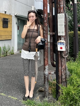 「LA PEAU DE GEM（ラポドゥジェム）の【LA PEAU DE GEM】two piece off shoulder knit/2ピースオフショルダーニット（ニット/セーター、ベージュ系）」を使った、moekaさん（レディース・164cm）の夏コーディネート