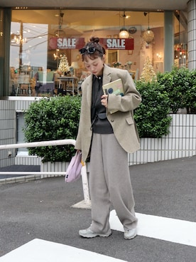 「アイテム（テーラードジャケット、ベージュ系）」を使った、moekaさん（レディース・164cm）の秋コーディネート