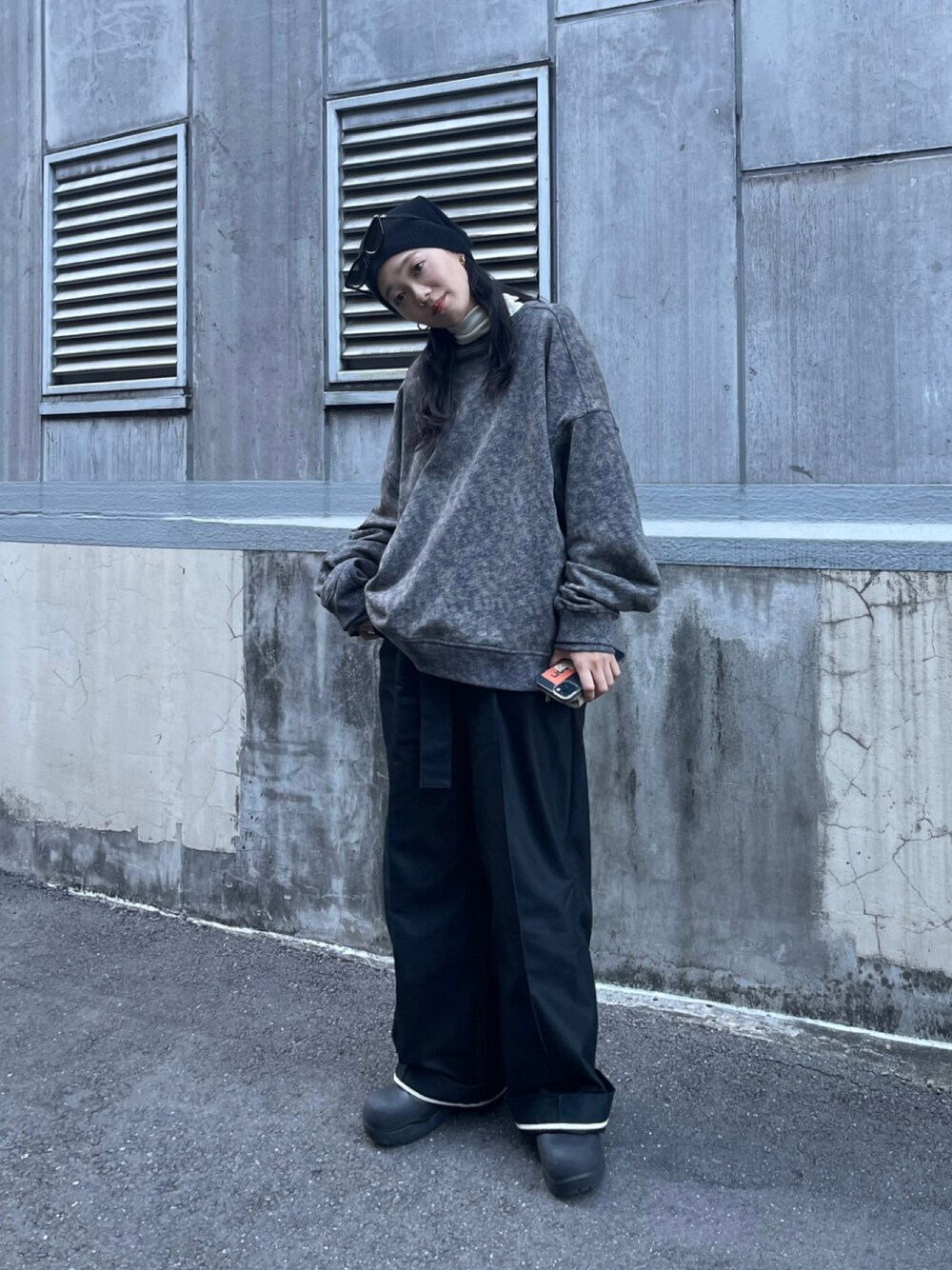 LA PEAU DE GEMのスウェットを使った人気ファッションコーディネート
