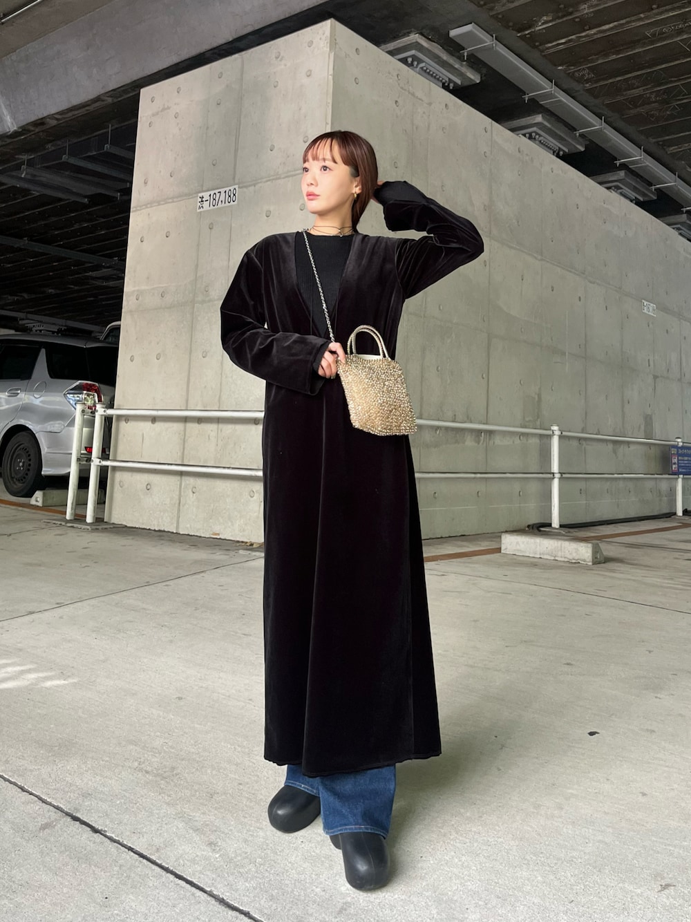 ベロアVネックワンピースLA PEAU DE GEM