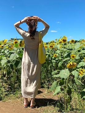 「ひまわり畑」｜「アイテム（サンダル）」を使った、ららめろさん（レディース・163cm）の夏コーディネート