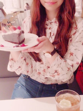 「GOGOSING（ゴゴシング）のアイテム（トップス）」を使った、あるさん（レディース・158cm）の秋コーディネート