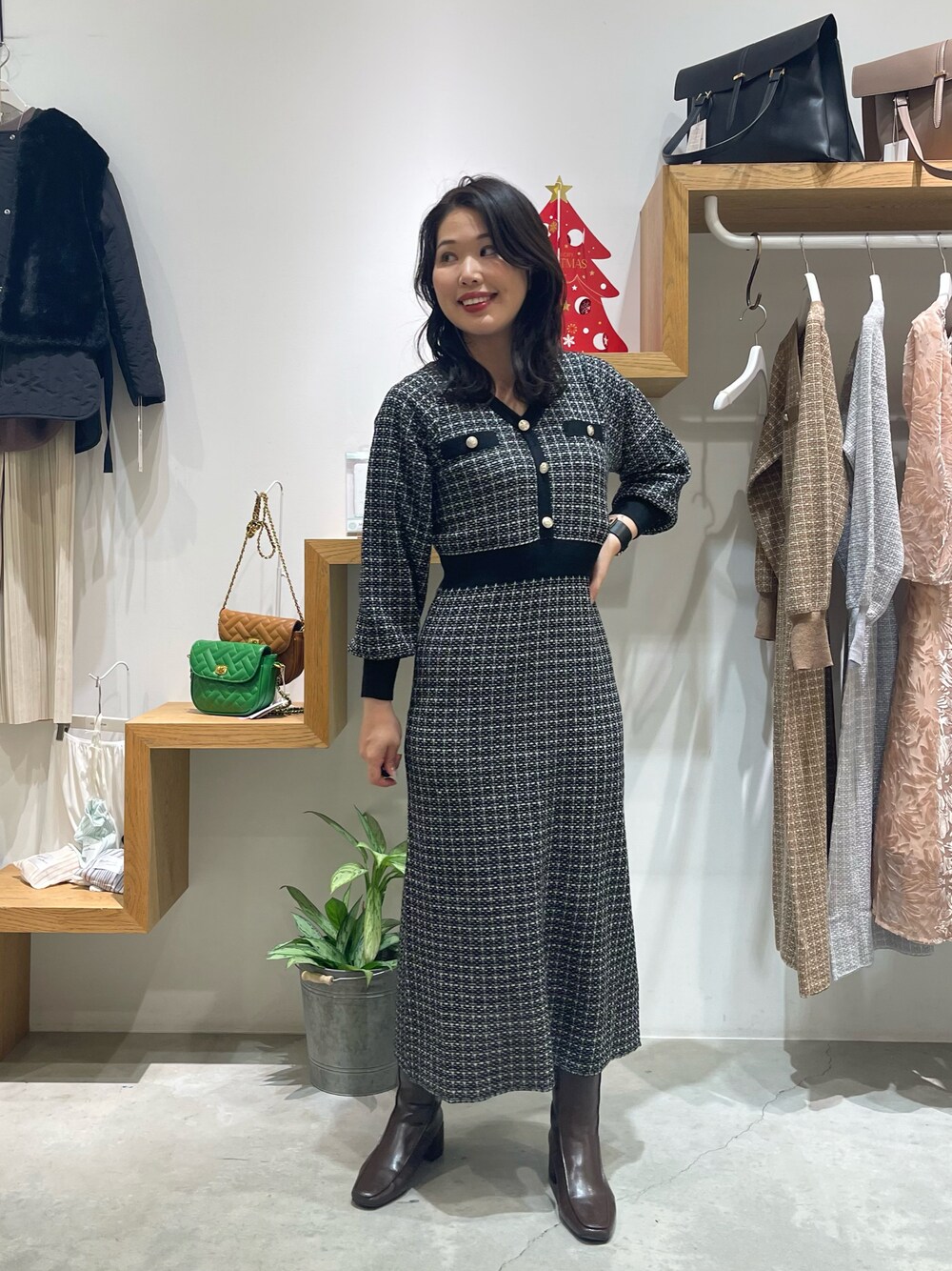 Dior クリーム色 ニットワンピース　110cm ティアードコンビニットワンピース(ワンサイズ アイボリー): PEACH