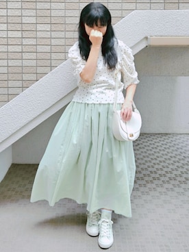 「CONVERSE（コンバース）のアイテム」を使った、こうめさん（レディース・155cm）の春コーディネート