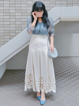 「NOELA（ノエラ）のパンチングフレア切替タックスカート（スカート、ホワイト系）」を使った、こうめさん（レディース・155cm）の秋コーディネート