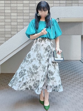 シャツ/ブラウスを使った「花柄スカート」の人気ファッション