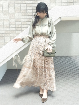 「ティアードスカート」｜「アイテム（雑誌）」を使った、こうめさん（レディース・155cm）の秋コーディネート