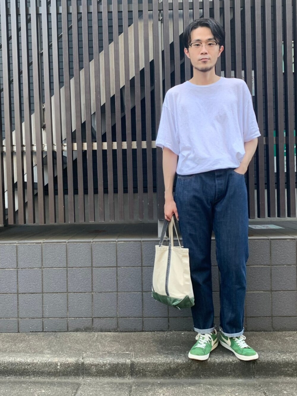 「大人カジュアル、今日のコーデ、シンプルコーデ、Tシャツ、休日スタイル、おしゃれさんと繋がりたい、白Tシャツ、tシャツ、ootd、デニムパンツ、いいね、save、フォローお願いします🤑、夏コーデ」｜「45Rのアイテム（Tシャツ/カットソー、ホワイト系）」を使った、うえすさん（メンズ・172cm）の夏コーディネートの1枚目の写真