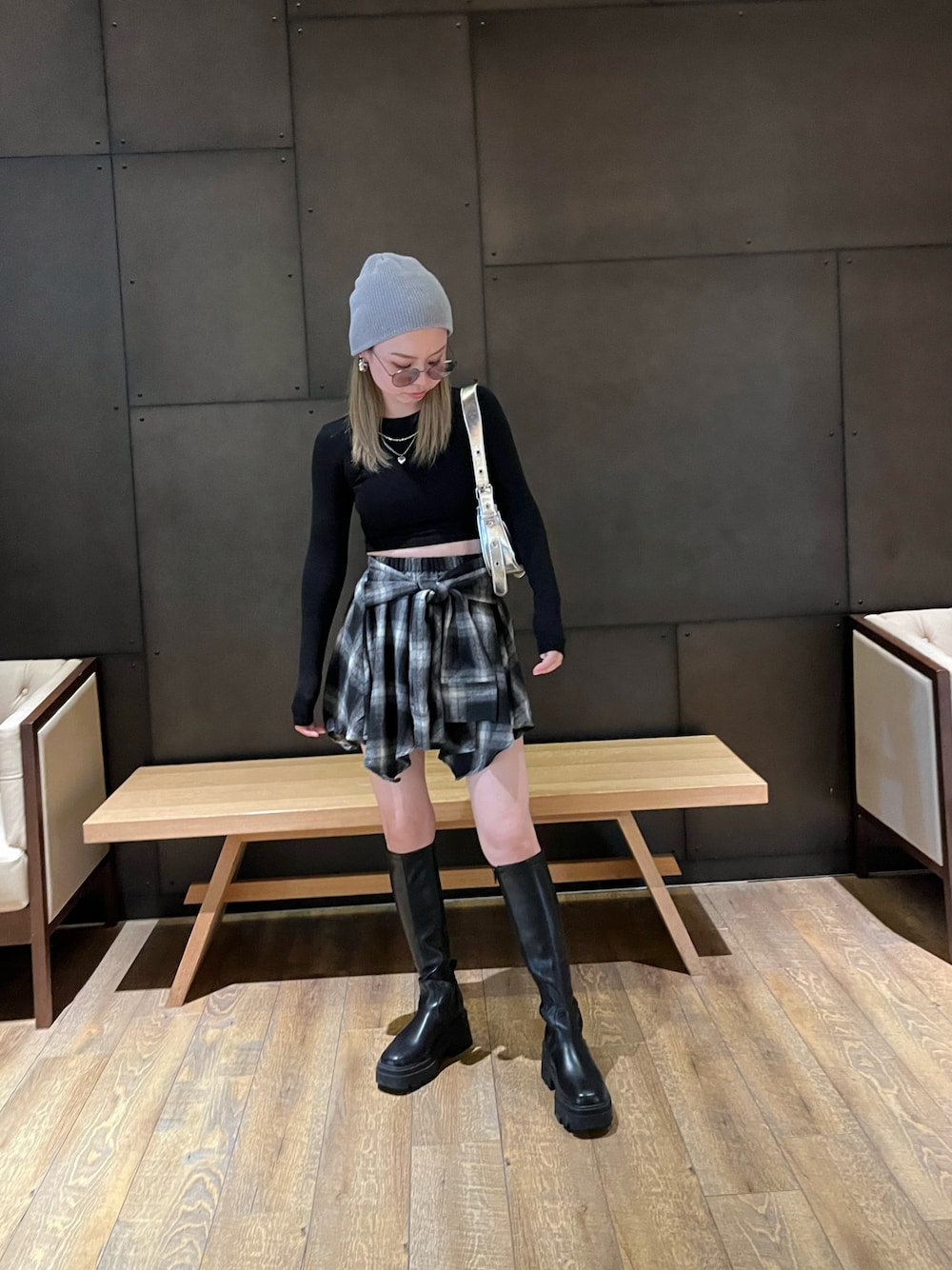 「ママコーデ、おちびさん、低身長、150cm、チェック、ビーニー」｜「WEGOのWEGO/シングルリブニットワッチ（ニットキャップ/ビーニー、グレー系）」を使った、Kiさん（レディース・150cm）の秋コーディネートの1枚目の写真