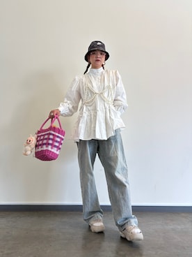 「アイテム（かごバッグ）」を使った、小林さん（レディース・156cm）の秋コーディネート