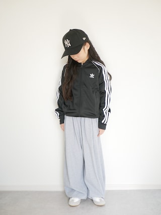 「adidas Originals（アディダスオリジナルス）の＜adidas Originals＞アディカラー トラックトップ キッズ / キッズ  140cm-160cm（その他アウター）」を使った、skskさん（キッズ・127cm）の冬コーディネート