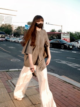 「アイテム（チノパンツ）」を使った、moniinomさん（レディース・166cm）の夏コーディネート