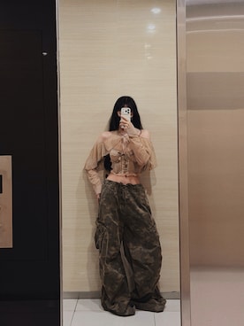 「アイテム（チノパンツ）」を使った、moniinomさん（レディース・166cm）の秋コーディネート