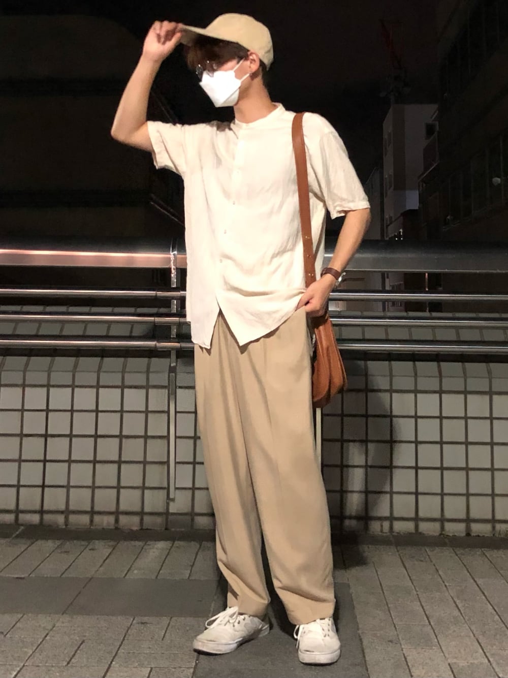 「夏コーデ、大人カジュアル、キレイめ、古着MIX、古着好きな人と繋がりたい、古着、きれいめカジュアル、お洒落さんとつながりたい、全身ベージュ、ベージュ、ベージュコーデ」｜「SENSE OF PLACE by URBAN RESEARCHのアイテム（シャツ/ブラウス、ベージュ系）」を使った、Yusei Takafujiさん（メンズ・170cm）の夏コーディネートの1枚目の写真