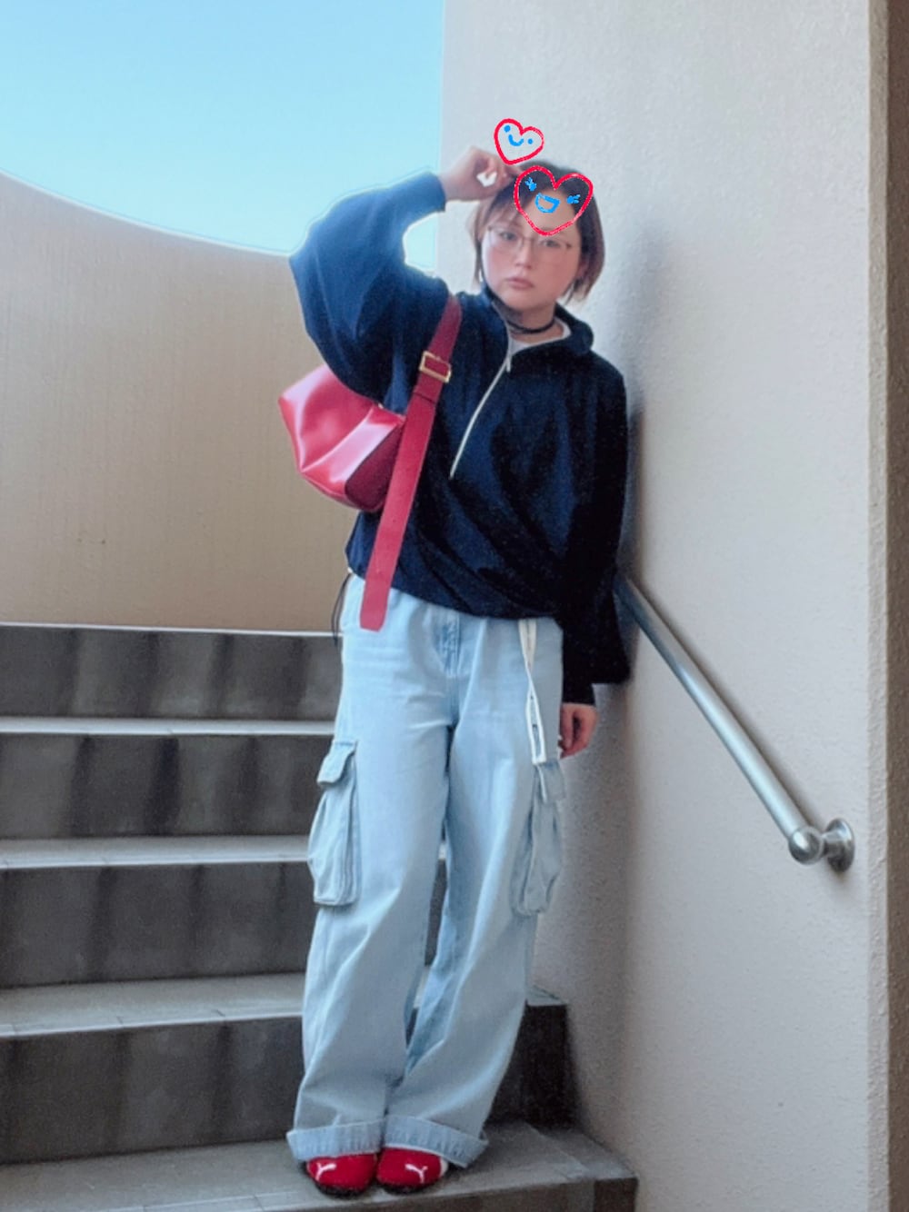 「大人カジュアル、デニム、スニーカー、低身長、アラフィフ、メガネ女子、おしゃれさんと繋がりたい」｜「hunchの【ストレッチ】2WAYアノラック（その他アウター、ブルー系）」を使った、akocoa♩¨̮·͜· ︎︎ ︎︎さん（レディース・153cm）の春コーディネートの1枚目の写真