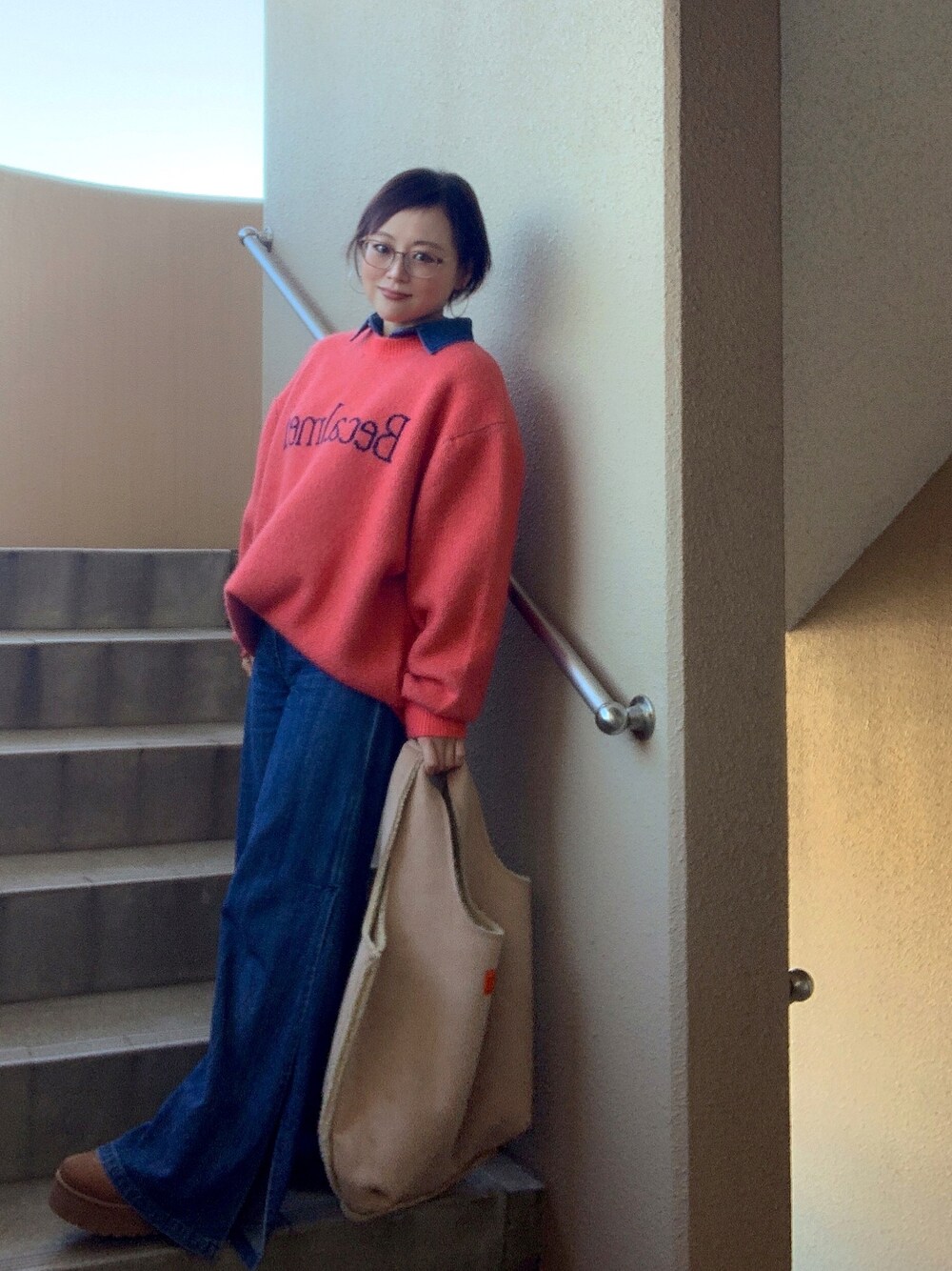 「ニット、ブーツ、休日スタイル、デニム、低身長、アラフィフ、メガネ女子、おしゃれさんと繋がりたい」｜「Ungridの【WEB限定】ロゴルーズニット（ニット/セーター、オレンジ系）」を使った、akocoa♩¨̮·͜· ︎︎ ︎︎さん（レディース・153cm）の冬コーディネートの1枚目の写真