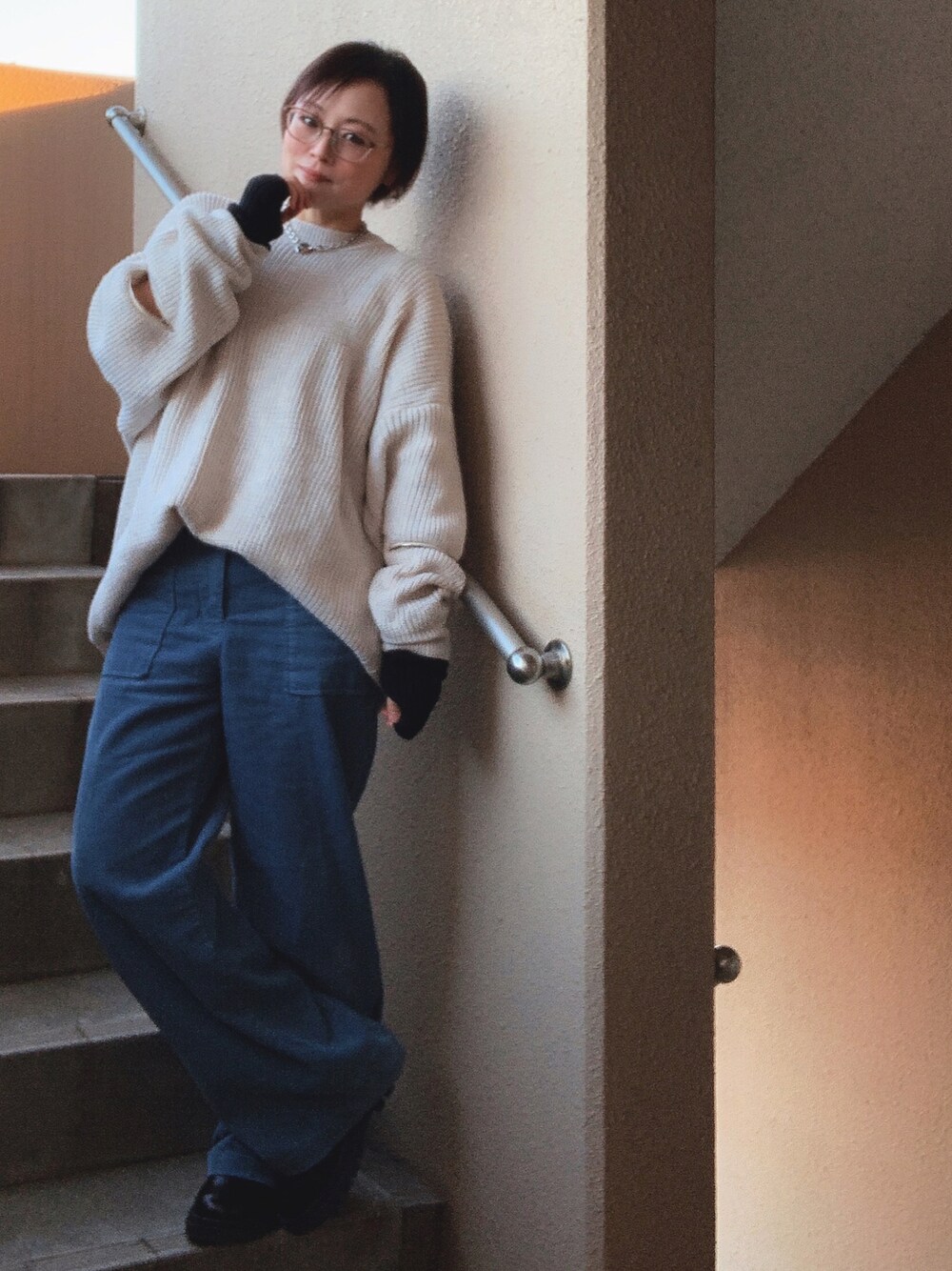 「ニット、コーデュロイ、レイヤードスタイル、ブーツ、低身長、アラフィフ、メガネ女子、おしゃれさんと繋がりたい、スウィーツ同盟会」｜「non-hedgeの袖ZIPニットチュニック（ニット/セーター、ホワイト系）」を使った、akocoa♩¨̮·͜· ︎︎ ︎︎さん（レディース・153cm）の冬コーディネートの1枚目の写真
