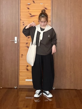 「Mushroomのアイテム（Tシャツ/カットソー、ブラック系）」を使った、まき みさきさん（レディース・149cm）の春コーディネート