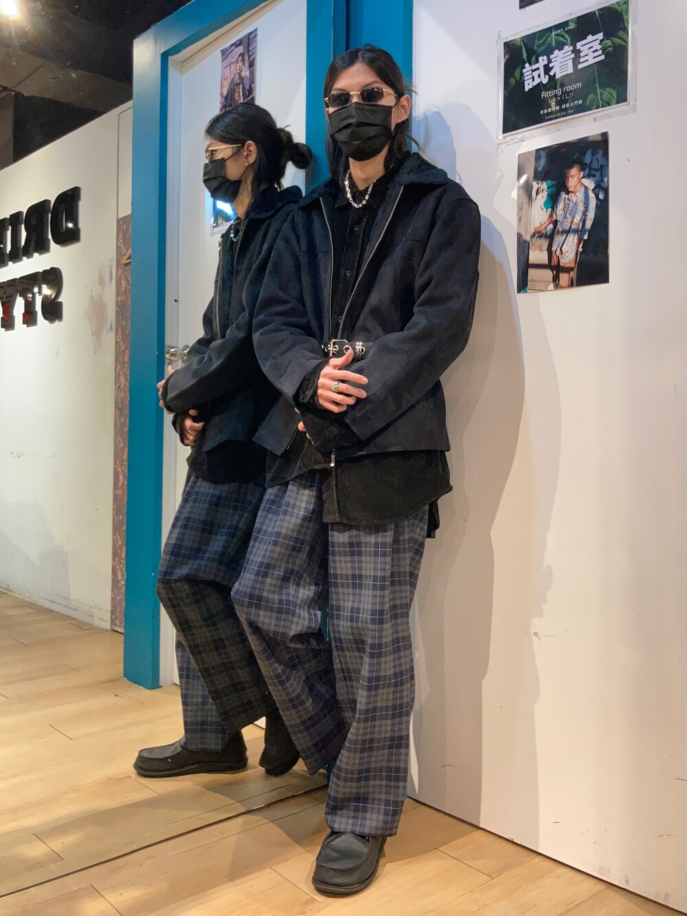 「black、古着MIX、古着、古着コーデ、古着好きな人と繋がりたい、古着屋、古着男子、used、used mix、USEDコーデ、vintage、古著、復古」｜「hamacasoleのアイテム（その他シューズ、ブラック系）」を使った、BRICKさん（メンズ・171cm）の春コーディネートの1枚目の写真