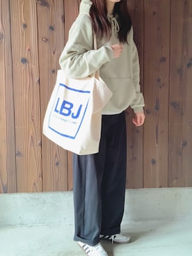「koe（コエ）のアイテム（パーカー）」を使った、shokoさん（レディース・159cm）の春コーディネート