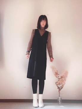 「アーバンリサーチ」｜「アイテム（ジャンパースカート）」を使った、あやさん（レディース・161cm）の秋コーディネート