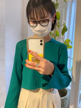 「mystic（ミスティック）のバックスリットショートニット（ニット/セーター、グリーン系）」を使った、asami ogawaraさん（レディース・162cm）の冬コーディネート