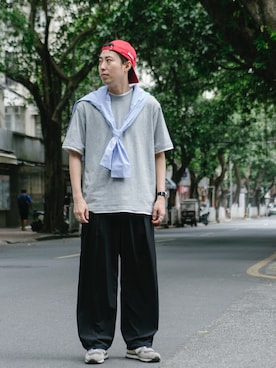 「ピンクシャツ」｜「アイテム（その他）」を使った、陈百万さん（メンズ・174cm）の春コーディネート