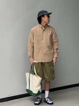 「アイテム（サンダル、パープル系）」を使った、陈百万さん（メンズ・174cm）の秋コーディネート