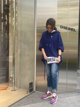 「DIESEL OSAKA」｜「アイテム（スニーカー）」を使った、P-さん（レディース・163cm）の夏コーディネート