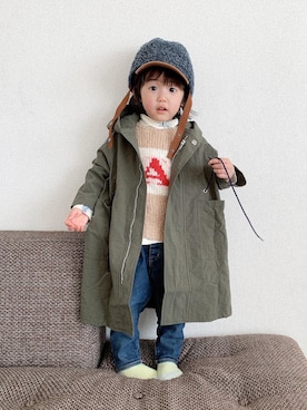 「Mini Rodini（ミニロディーニ）のアイテム（トップス）」を使った、りく・みさき・母さん（キッズ・120cm）の冬コーディネート