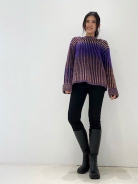 「パープル×黒」｜「アイテム（ニット/セーター）」を使った、ayakaさん（レディース・167cm）の秋コーディネート