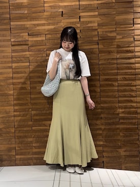 「SENSE OF PLACE by URBAN RESEARCH（センスオブプレイスバイアーバンリサーチ）のグラフィックTシャツ(半袖)（Tシャツ/カットソー、その他）」を使った、里沙子さん（レディース・156cm）の春コーディネート
