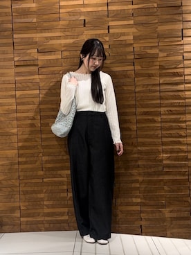 「SENSE OF PLACE by URBAN RESEARCH（センスオブプレイスバイアーバンリサーチ）のジャガードクロップドトップ（Tシャツ/カットソー、ホワイト系）」を使った、里沙子さん（レディース・156cm）の春コーディネート