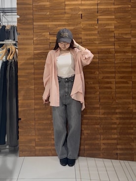「SENSE OF PLACE by URBAN RESEARCH(センスオブプレイスバイアーバンリサーチ)のヴィンテージルーズストレートデニム(デニムパンツ、グレー系)」を使った、里沙子さん(レディース・156cm)の秋コーディネート
