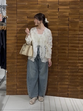 「アイテム（ノーカラージャケット）」を使った、里沙子さん（レディース・156cm）の春コーディネート