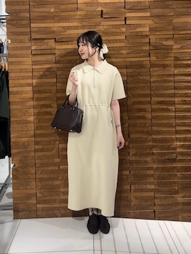 「SENSE OF PLACE by URBAN RESEARCH（センスオブプレイスバイアーバンリサーチ）の『洗濯可』フォルムニットワンピース（ワンピース、ホワイト系）」を使った、里沙子さん（レディース・156cm）の春コーディネート