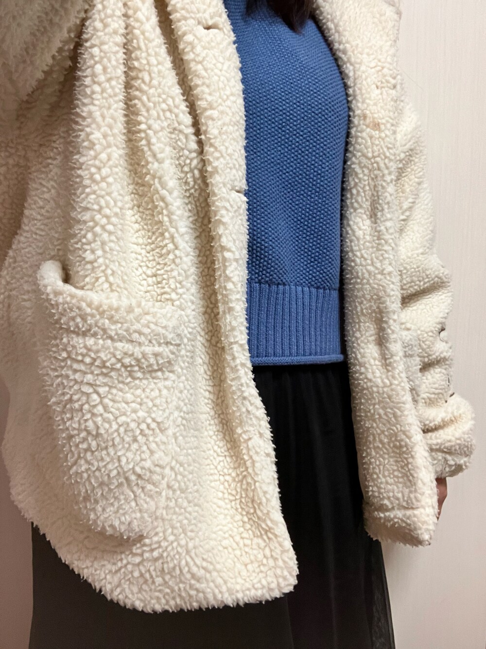 「チュールスカート、スカート、ニット、ボアジャケット、カラーコーデ、プチプラ、プチプラコーデ、FILA、カラーニット、シンプルコーデ、シンプル、冬コーデ、冬、着回しコーデ、スカートスタイル」｜「FILAの【FILA】ボアジャケット（その他アウター、ホワイト系）」を使った、nico¨̮さん（レディース・168cm）の冬コーディネートの1枚目の写真