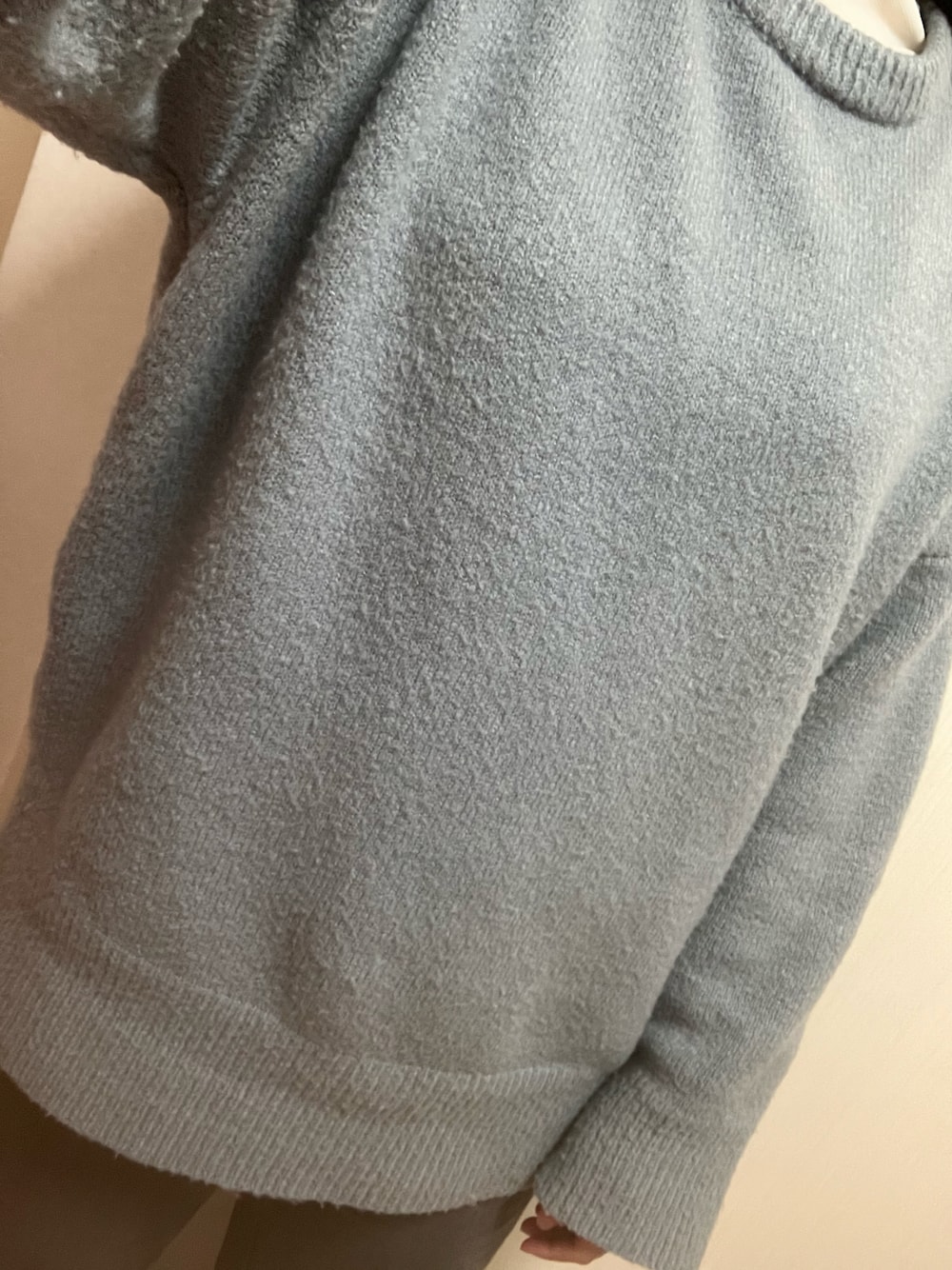 「GU、GRL、デニム、デニムパンツ、ブルー、ニット、カラーコーデ、プチプラ、プチプラコーデ、冬コーデ、冬、カジュアル、カジュアルコーデ、シンプルコーデ、シンプル」｜「GRLのオーバーサイズニットトップス（ニット/セーター、ブルー系）」を使った、nico¨̮さん（レディース・168cm）の冬コーディネートの1枚目の写真