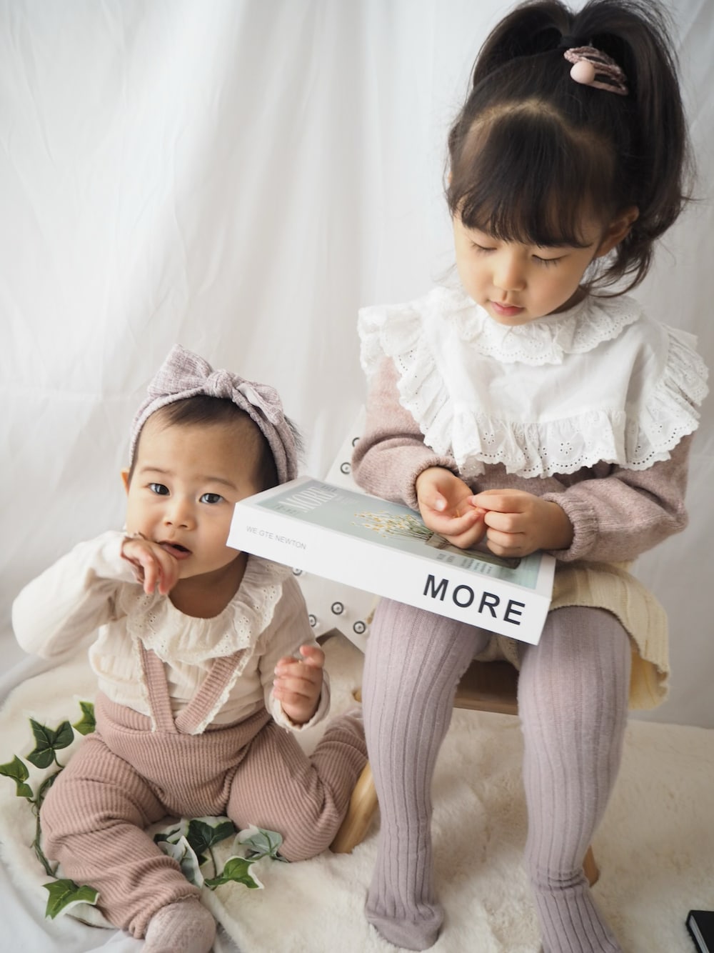 「姉妹コーデ、カラーリンク、10ヶ月、3歳、ZARA KIDS、ZARAコーデ、zarababy、西松屋、バースデイ、姉妹」｜「ZARA KIDSのアイテム（ニット/セーター、ピンク系）」を使った、lili.wakaさん（レディース・100cm）の冬コーディネートの1枚目の写真