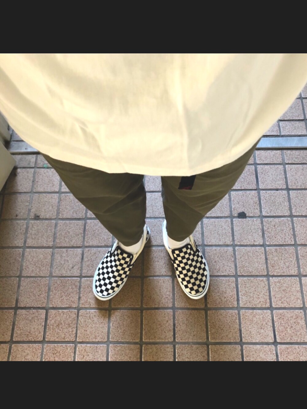 「大人コーデ、キレイめ、カジュアル、ラフ、シンプルスタイル」｜「VANSの[ ヴァンズ ] VANS キャンバス スリッポン バンズ スニーカー（スリッポン、その他）」を使った、narukiさん（メンズ・171cm）の秋コーディネートの1枚目の写真
