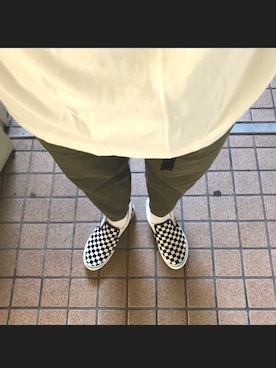 「アイテム（スリッポン）」を使った、narukiさん（メンズ・171cm・10代）の秋コーディネート
