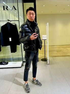 「MONCLER（モンクレール）のアイテム（ダウンジャケット/コート）」を使った、mrchildrenさん（メンズ・180cm）の冬コーディネート