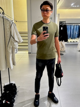 「FRED PERRY（フレッドペリー）のアイテム（Tシャツ/カットソー）」を使った、mrchildrenさん（メンズ・180cm）の夏コーディネート