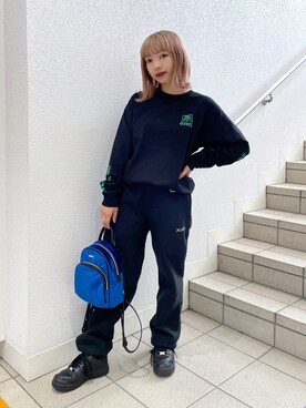 「アイテム（Tシャツ/カットソー、ブラック系）」を使った、冨永 真依子さん（レディース・151cm）の秋コーディネート
