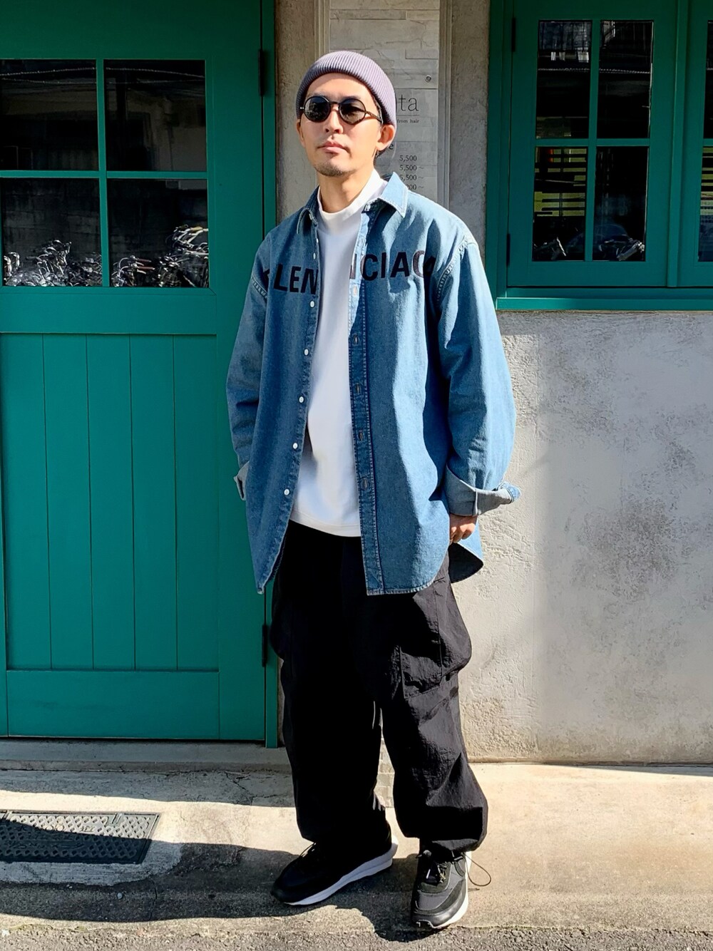 古着コーデに♪【BALENCIAGA】 Pigalle オーバーサイズTシャツ macky☺︎｜BALENCIAGAのシャツ/ブラウスを使ったコーディネート