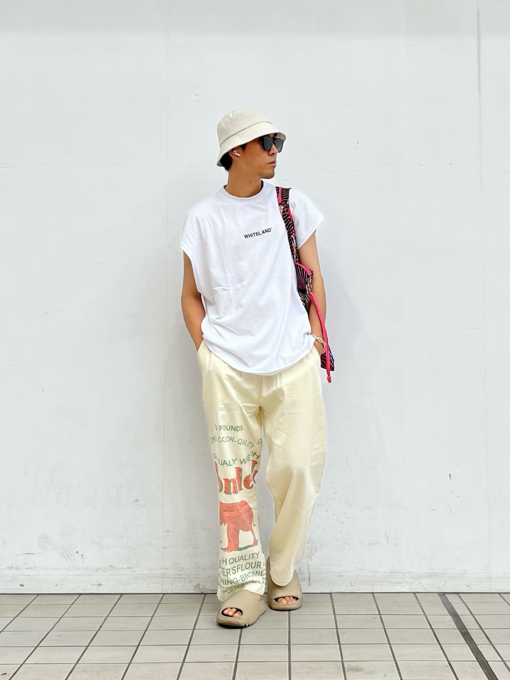 Yeezyのサンダルを使った人気ファッションコーディネート（ユーザー