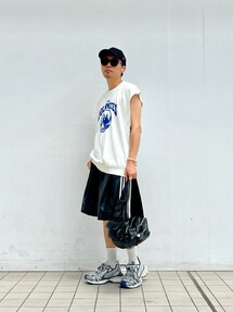 新品L Adidasフェイクレザー スリーストライプスショーツ IZ4043 フェイクレザー アディカラー スリーストライプスショーツ
