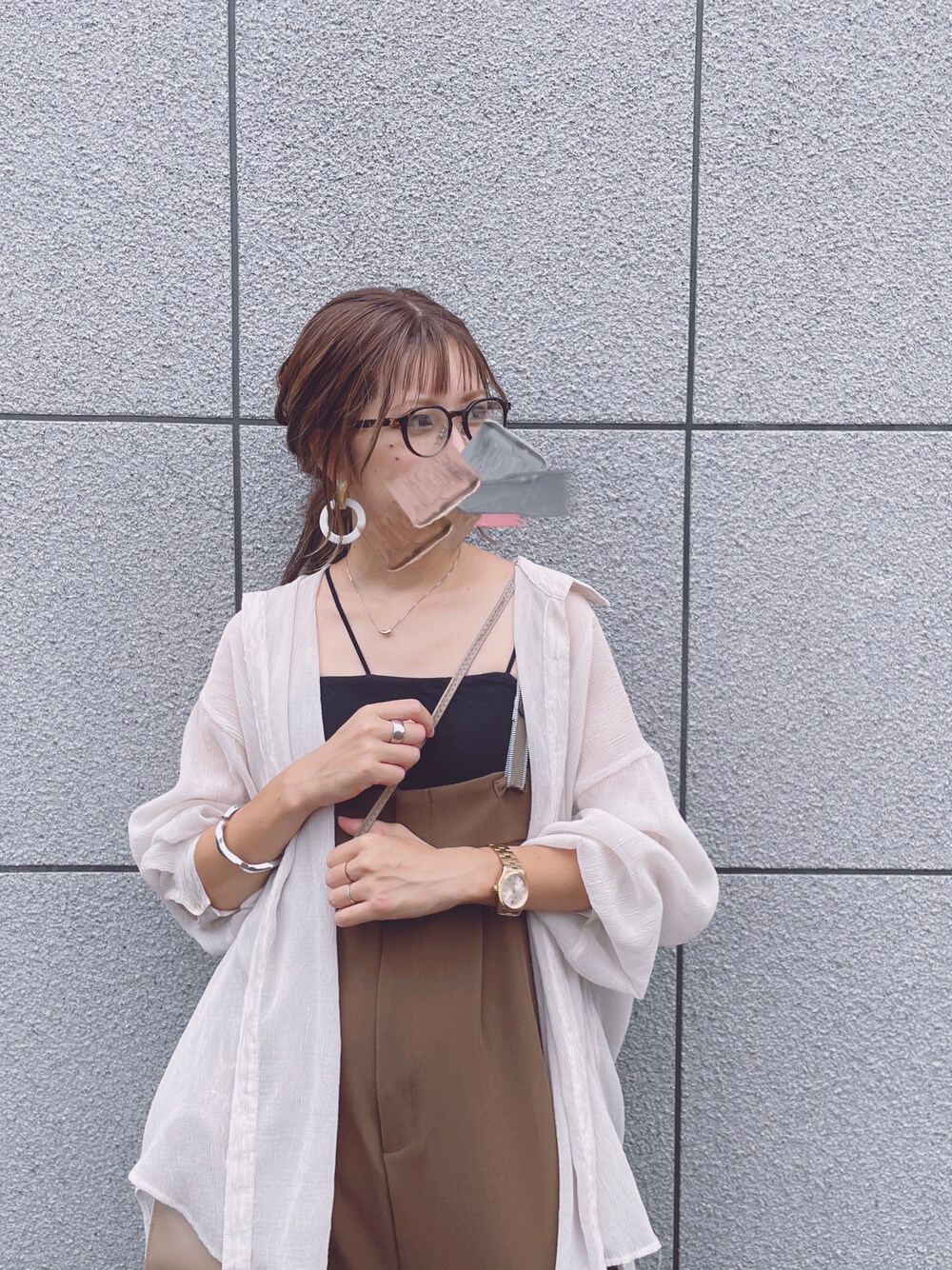 「URBAN RESEARCH、capricieuxlemage、ブラウンコーデ、サロペット、ワントーンコーデ、メガネ女子、秋ルック紹介するよ、2022AW」｜「CAPRICIEUX LE'MAGEの【AgAwd/アガウド】サスペンダーワイドパンツ（サロペット/オーバーオール、ブラウン系）」を使った、ねずさん（レディース・163cm）の秋コーディネートの1枚目の写真