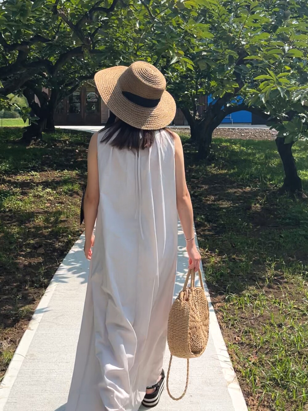 「プチプラ、夏コーデ、着回しコーデ、厚底サンダル、オトナカワイイ、ワンピース、むぎわら帽子、厚底シューズ、かごバッグ、GRL、x-girl、teva、GU、プチプラコーデ」｜「GUのアイテム（帽子、ブラウン系）」を使った、mさん（レディース・150cm）の夏コーディネートの1枚目の写真
